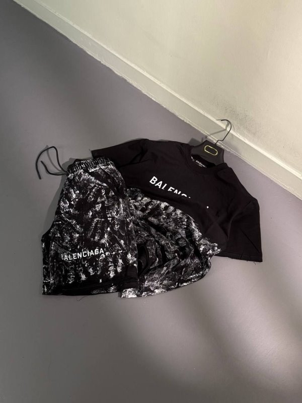 ست پاییزه،ست دورس و شلوار،ست پاییزه مردانه،ست ورزشی،ست مناسب پیاده روی