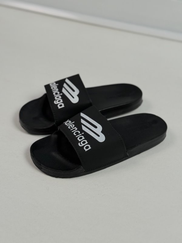 دمپایی، دمپایی مردانه، دمپایی زنانه، دمپایی اصل، دمپایی زنانه