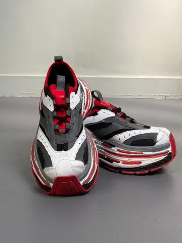 کتونی پسرانه BALENCIAGA سفید خط قرمز 255401