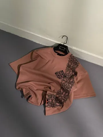تیشرت طرح دار مردانه گل خطی قهوه ای کد 218103
